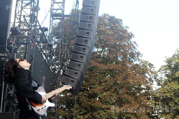 ANNA CALVI - 2018-08-25 - SAINT CLOUD - Domaine National - Scene de la Cascade - 